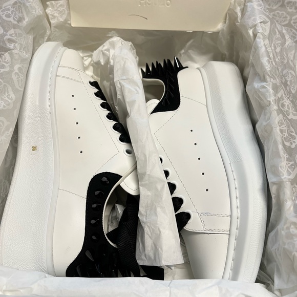Authentic Alexander McQueen Larry Oversized Sneaker White/Black 36, new … - Picture 2 of 8